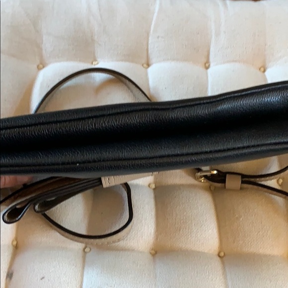 Kate spade crossover purse - Picture 4 of 4